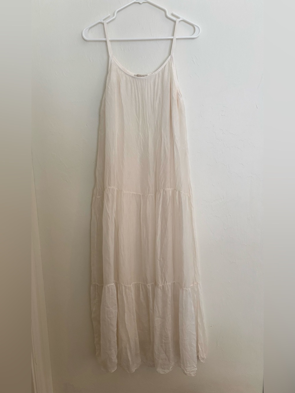 Bellambra "Made In Italy" Silk Blend, White Tiered Maxi Dress. Size: Medium